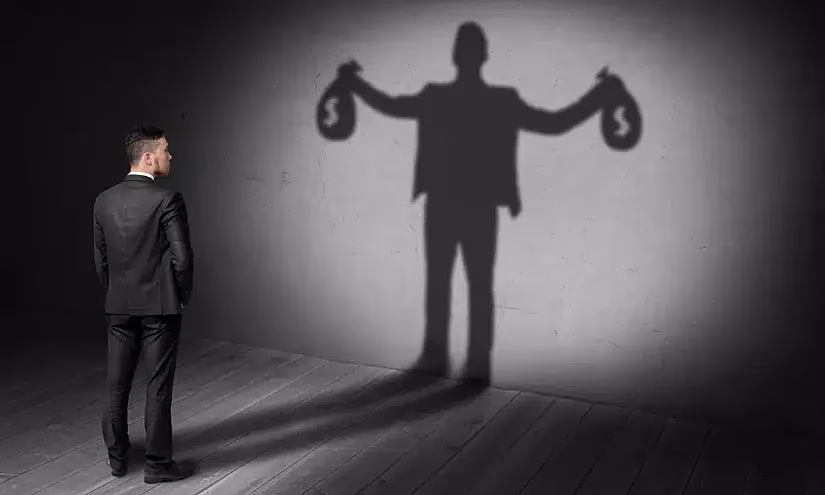 Нацбанк оштрафовал обменные бюро и «дельцов» теневого рынка