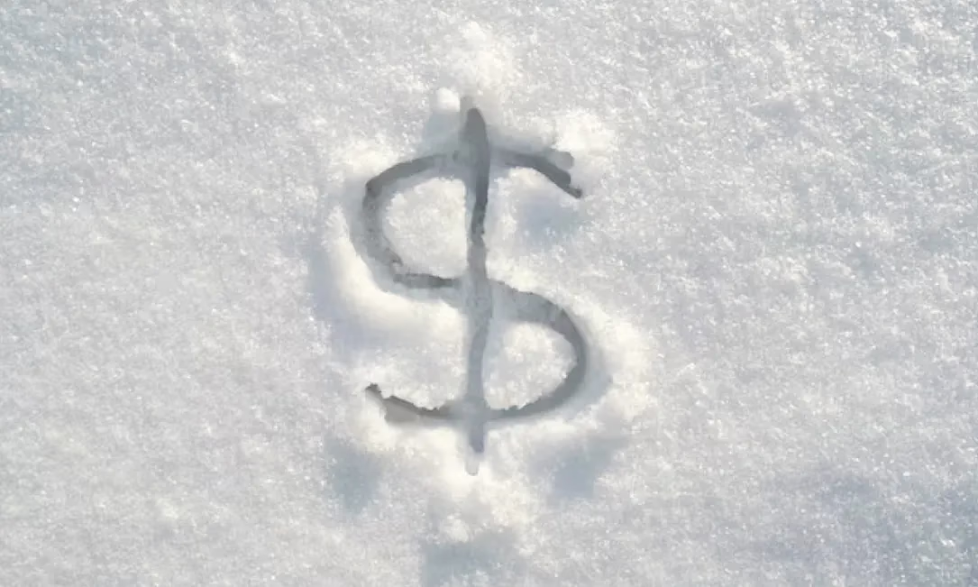 Декабрьская «заморозка»: Нацбанк приостановил работу столичной обменки и охладил нарушителей в Таласе