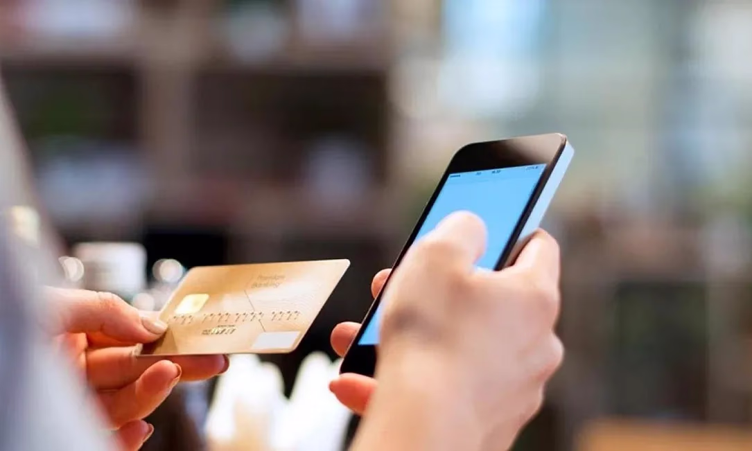 Российские банки начали уточнять родственную связь при переводе денег