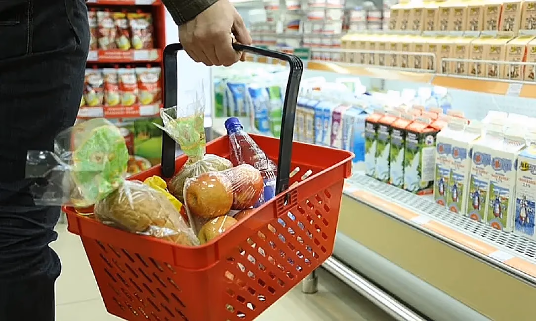 8 697 сом жашоо минимуму эмнеге жетет: Статкомдон түшүндүрмө