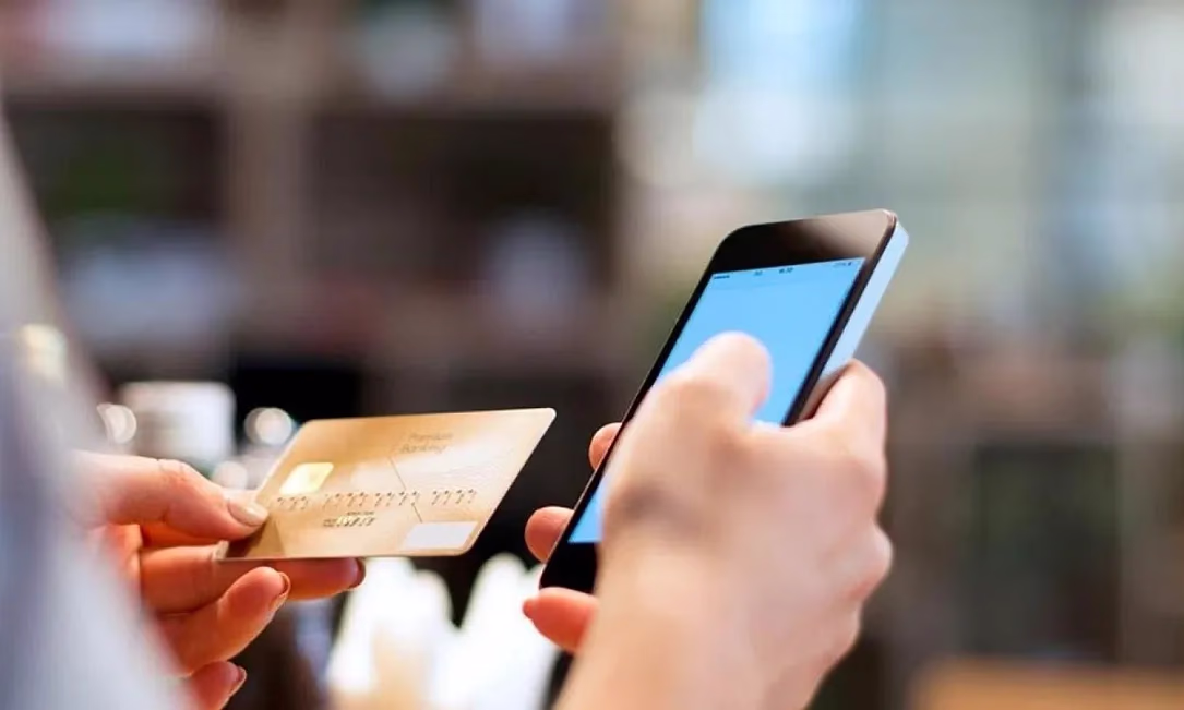 В Кыргызстане вступил в силу запрет на комиссии за мобильные платежи и международные переводы без открытия счета