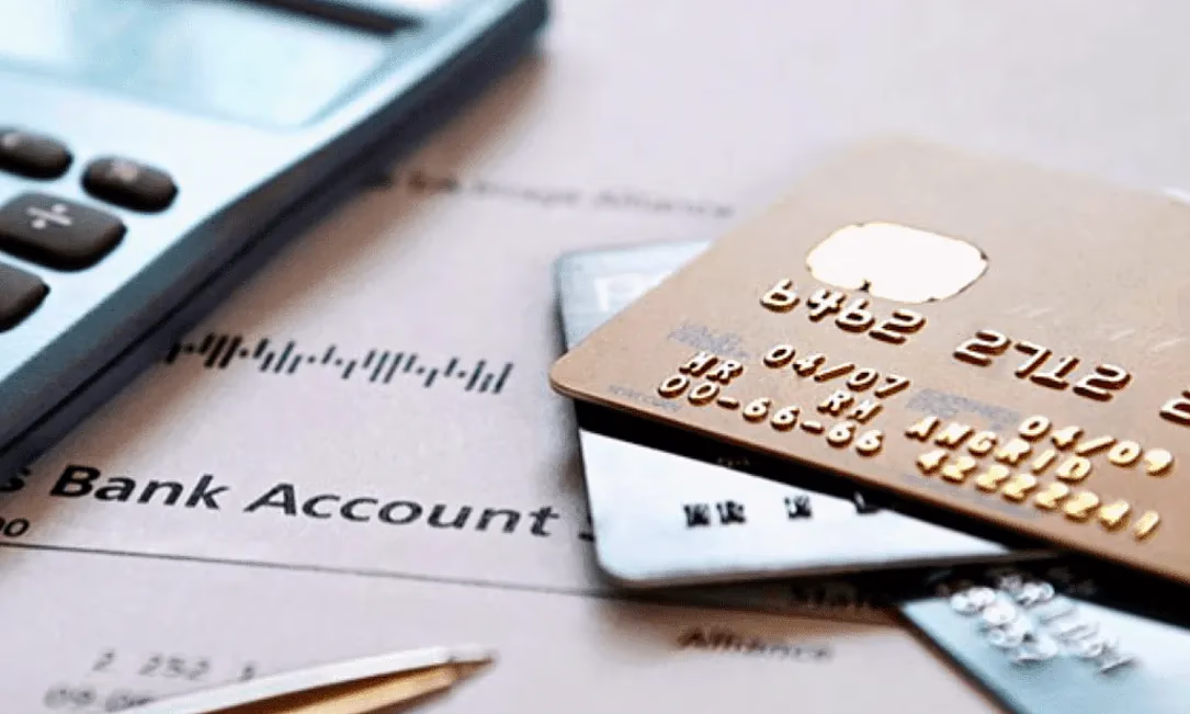 Долги по налогам начнут списывать с банковских счетов физлиц