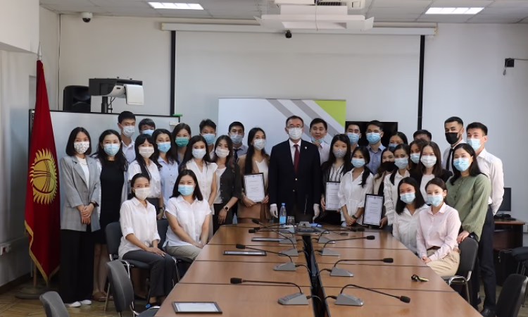 НБКР подвел итоги программы «Молодые профессионалы»-2021