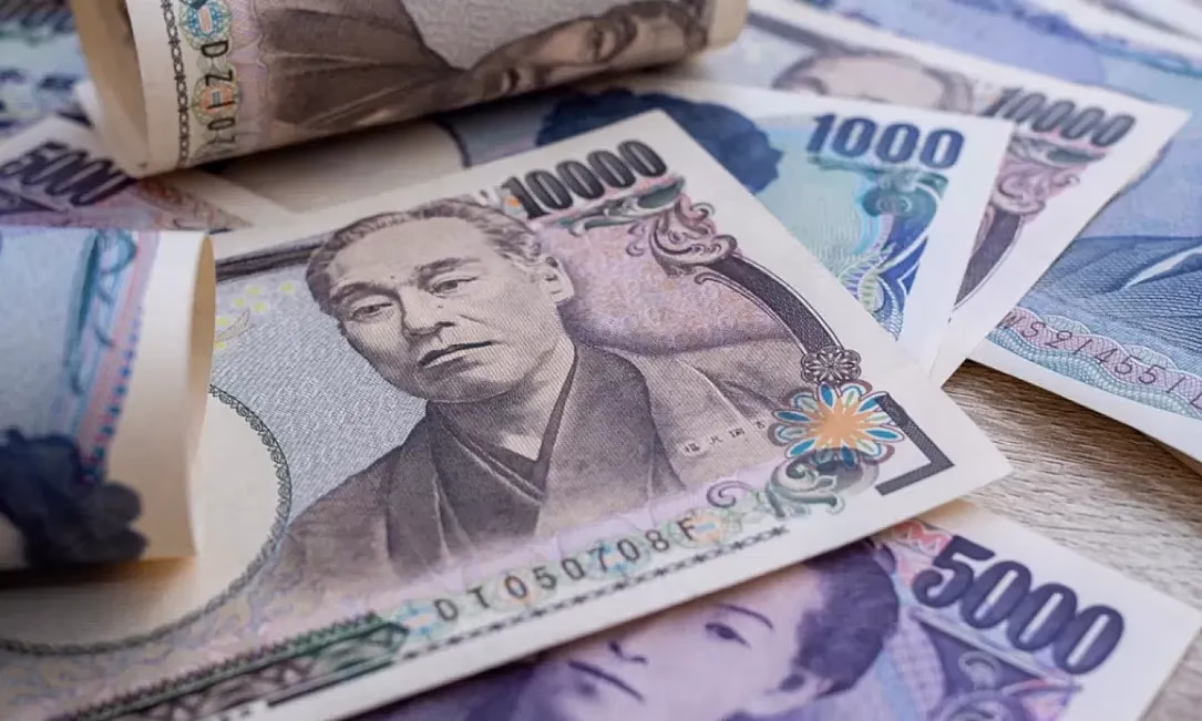 Япония продолжает наращивать рекордный госдолг - уже почти $8,5 трлн