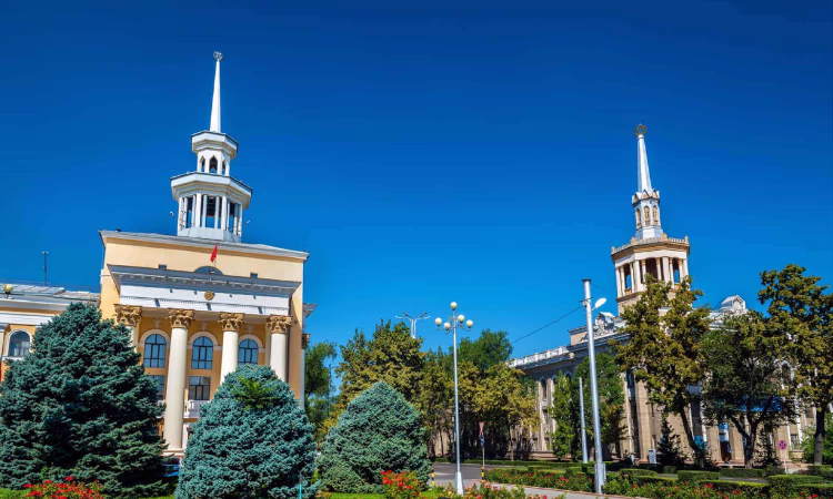 В Нацбанке прокомментировали зарплату его председателя Толкунбека Абдыгулова
