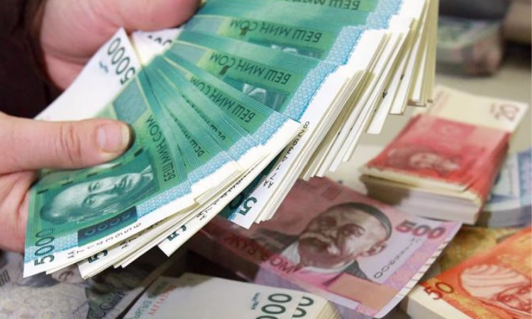 Минэконом КР предлагает увеличить долю безналичных расчетов