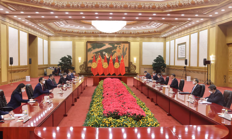 Президент КР предложил создать Кыргызско-Китайский инвестиционный фонд