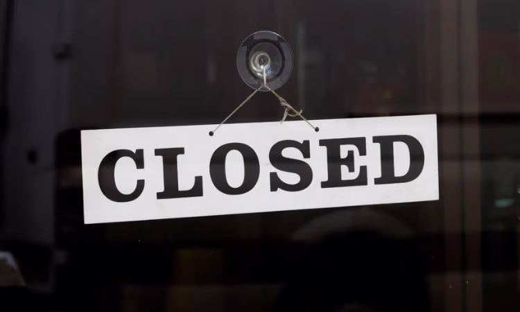 Нацбанк приостановил действие лицензий девяти обменных бюро Бишкека