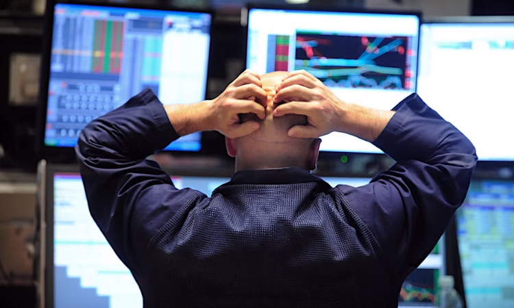 Обвал на крипторынке - Bitcoin потерял 15%