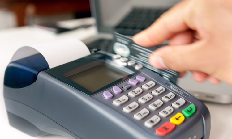 Что должен знать потребитель при оплате за товары в безналичной форме?