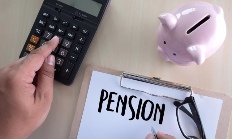 Пенсии через коммерческие банки Кыргызстана получают 520 тысяч человек