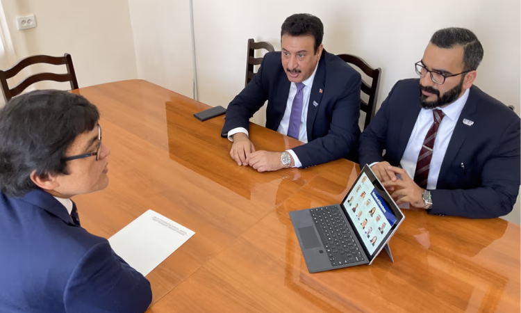 Глава Бахрейнского института банкинга и финансов посетил кабмин КР