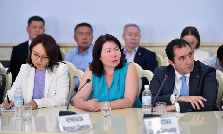 Комбанки могут получить право на продажу и покупку золотых мерных слитков