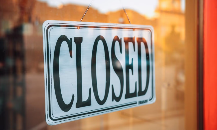 Проверив обменки, НБ КР отозвал 6 лицензий и 47 раз приостановил их