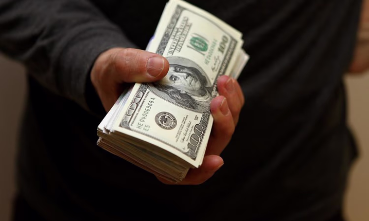 В Оше оштрафованы четверо валютчиков