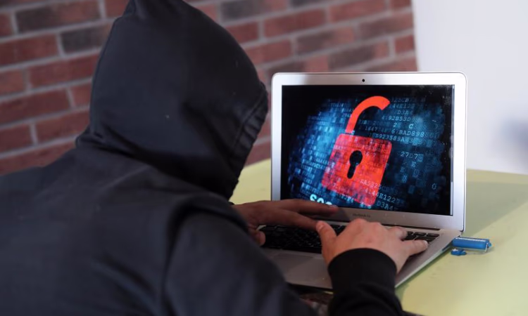 Национальный банк и Банк «Бай-Тушум» предупредили о мошенниках⠀