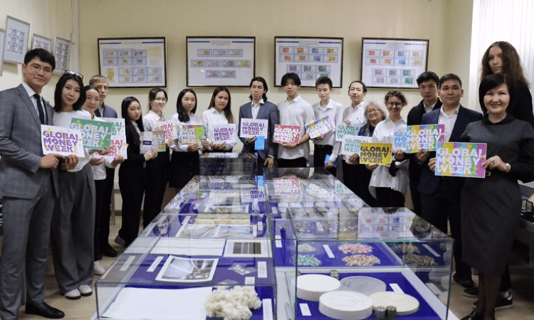 Победители городской олимпиады посетили нумизматический музей Нацбанка