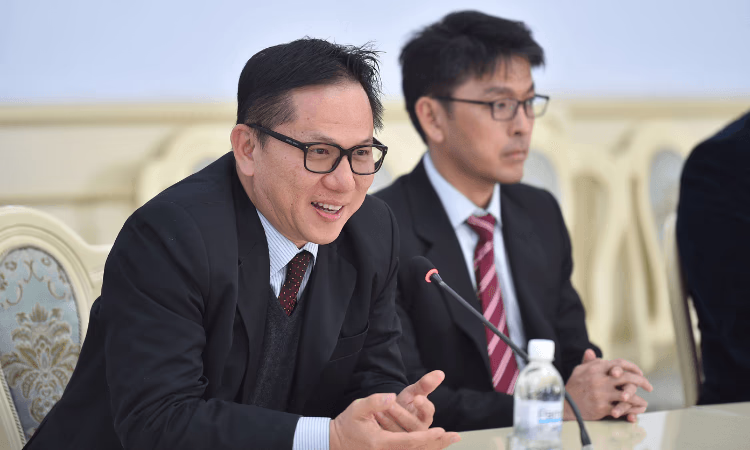 Акылбек Жапаров встретился с инвесторами из Сингапура