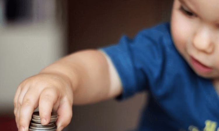 Международный день защиты детей: Как не воспитать в ребенке транжиру?