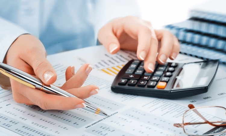 7 июня - День финансовых и экономических работников Кыргызстана