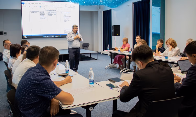 В Бишкеке прошел круглый стол по развитию сектора микрофинансирования