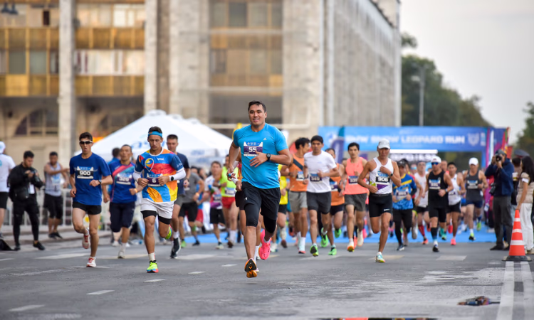 Банки КР приняли участие в полумарафоне «BMW Snow Leopard Run»