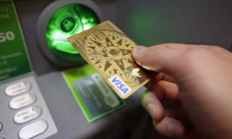 Visa: Почти треть россиян полностью отказались от наличных