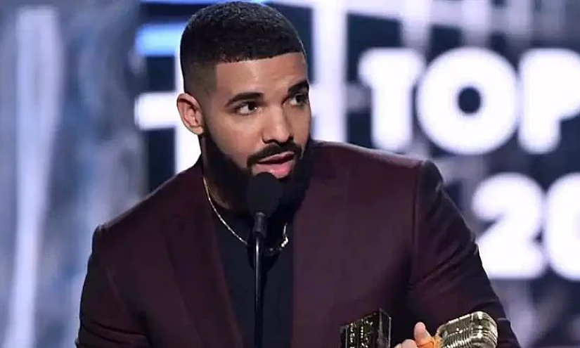 Канадский рэпер Дрейк лишился 700 000 долларов в биткоинах на ставке UFC