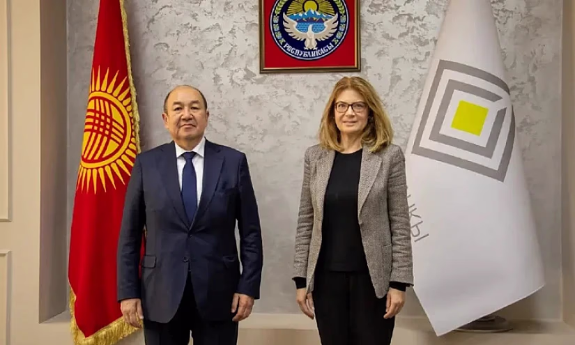 Команда НБ КР встретилась с делегацией финансово-холдинговой компании