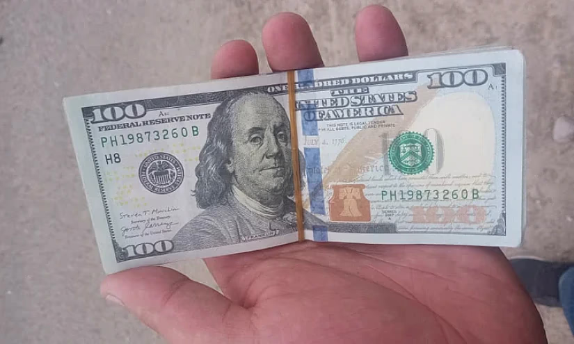 В Джалал-Абаде задержан мужчина с поддельными долларами