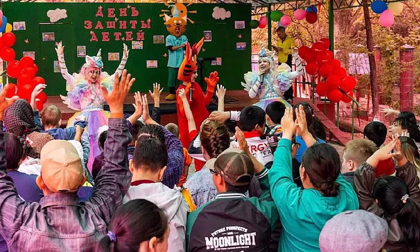 «Коммерческий Банк КСБ» подарил праздник детям реабилитационного центра «Оберег»