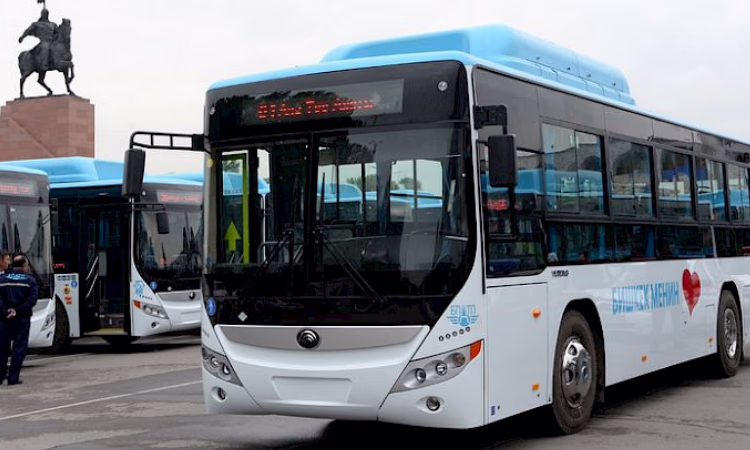 Банковской картой можно оплатить за проезд в городском транспорте