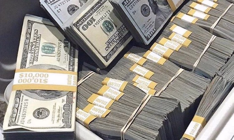 Нацбанк поддержал курс сома, продав почти 31 млн долларов