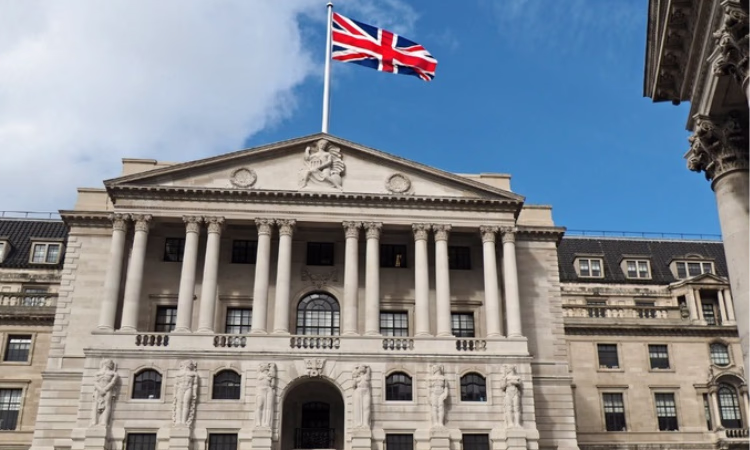 У британцев есть 100 дней, чтобы потратить 20- и 50-фунтовые купюры