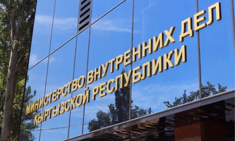 Под предлогом помощи баткенцам мошенники открывают банковские счета