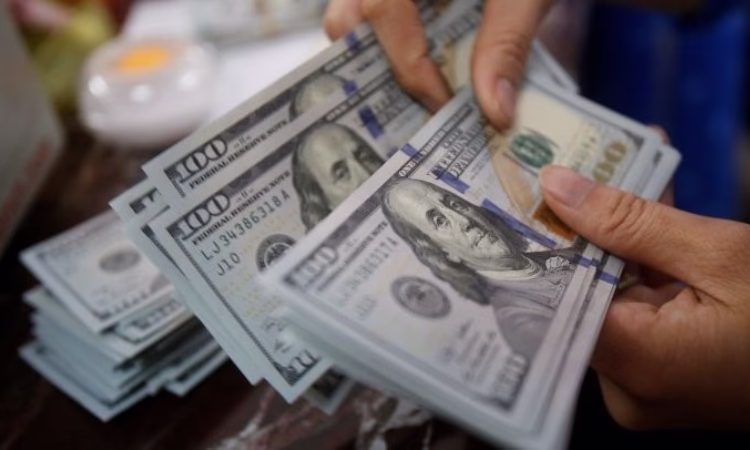 Каков размер комиссий за обналичивание долларов в комбанках КР?