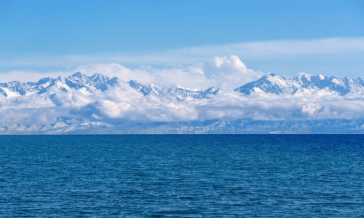 На каких банкнотах национальной валюты изображено озеро Иссык-Куль?