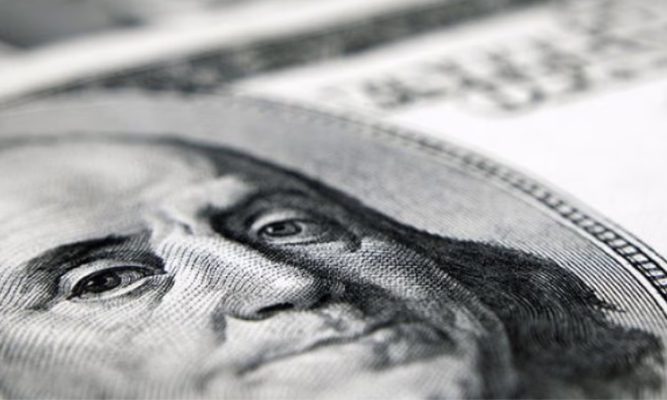 Ослабление кыргызского сома по отношению к доллару США составило 4,25%