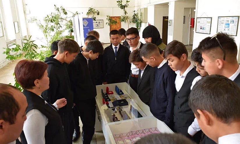 В Нарыне прошла выставка-продажа нумизматических ценностей