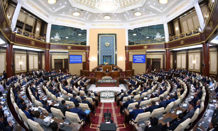 Казахстан намерен привлечь в республику три надежных зарубежных банка